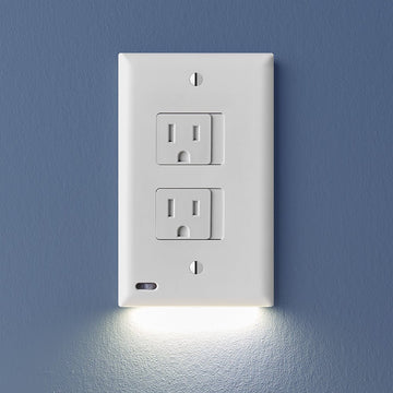 SnapPower SafeLight - White, Decor - Wallplate Warehouse 01 - SPSG - 100 - CRWH 851322008454 1 Duplex